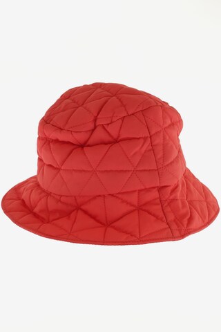 UNITED COLORS OF BENETTON Hat & Cap in M in Red
