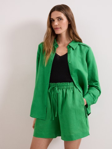 Phase Eight Shirt in Green: front