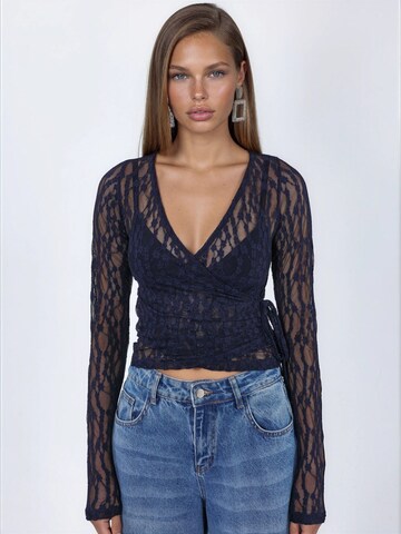 Busem - Blusa em azul