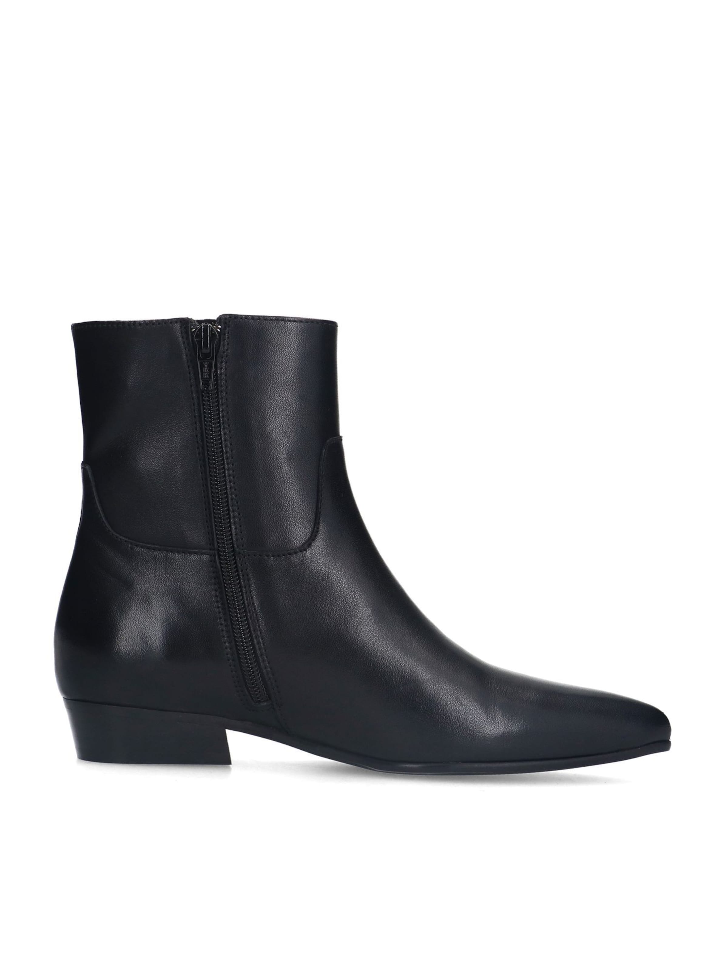 MANFIELD Ankle Boots in Black