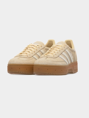 ADIDAS ORIGINALS Matalavartiset tennarit 'HANDBALL SPEZIAL BOLD' värissä beige