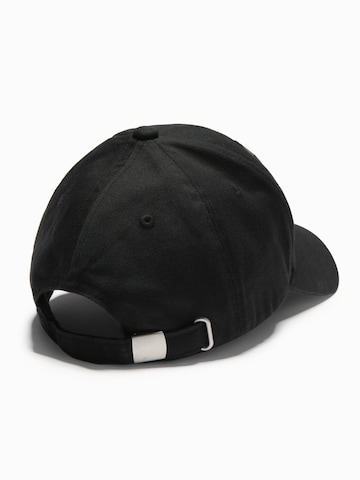 Ombre Cap in Black