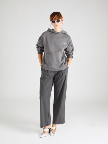 Misspap Sweatshirt in Grau