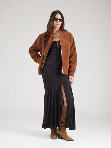 TOPSHOP Mekko 'LILLI' värissä musta