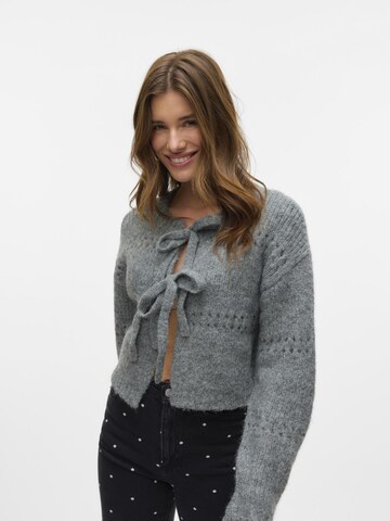 VERO MODA Cardigan i grå: forside