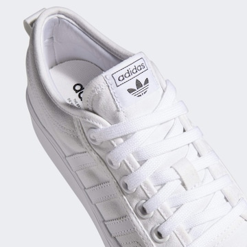 ADIDAS ORIGINALS Låg sneaker 'Nizza Platform' i vit