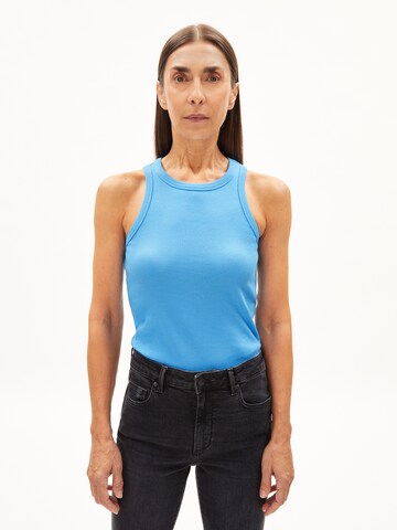 ARMEDANGELS Top 'KANITA' in Blauw: voorkant