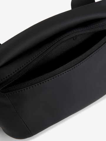 Calvin Klein Crossbody Bag in Black