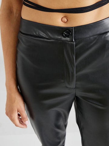 PIECES - regular Pantalón 'MISULA' en negro