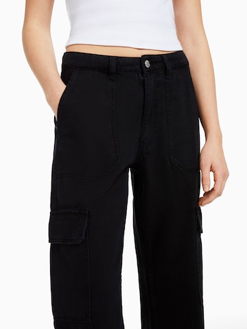 Bershka Wide Leg Cargojeans i sort