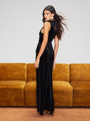 Lipsy Kleid in Schwarz