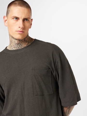 T-Shirt WEEKDAY en gris