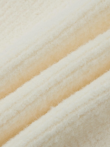 Sailing Sweater in White