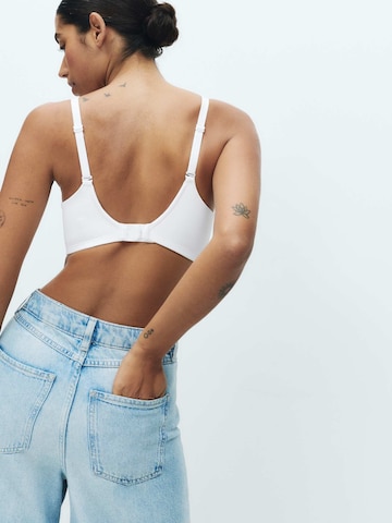 T-shirt Reggiseno di Marks & Spencer in bianco