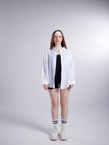 HOLLY LOLLY Blouse in White