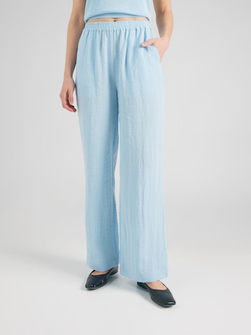 Loosefit Pantaloni 'Safflower Sea Breeze' di florence by mills exclusive for ABOUT YOU in blu: frontale