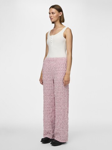 Regular Pantalon 'LALA' PIECES en rose