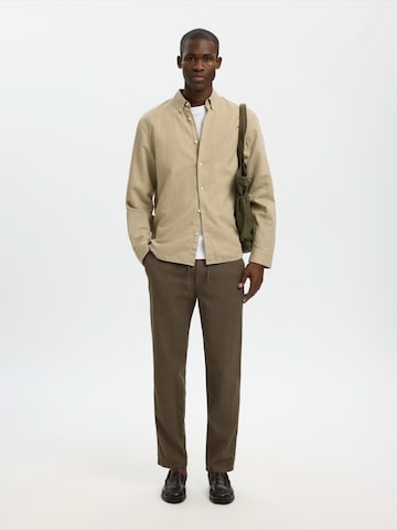 SELECTED Regular fit Button Up Shirt 'SLHCLAY' in Beige