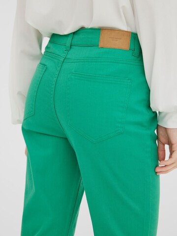 VERO MODA Regular Jeans 'Brenda' in Groen