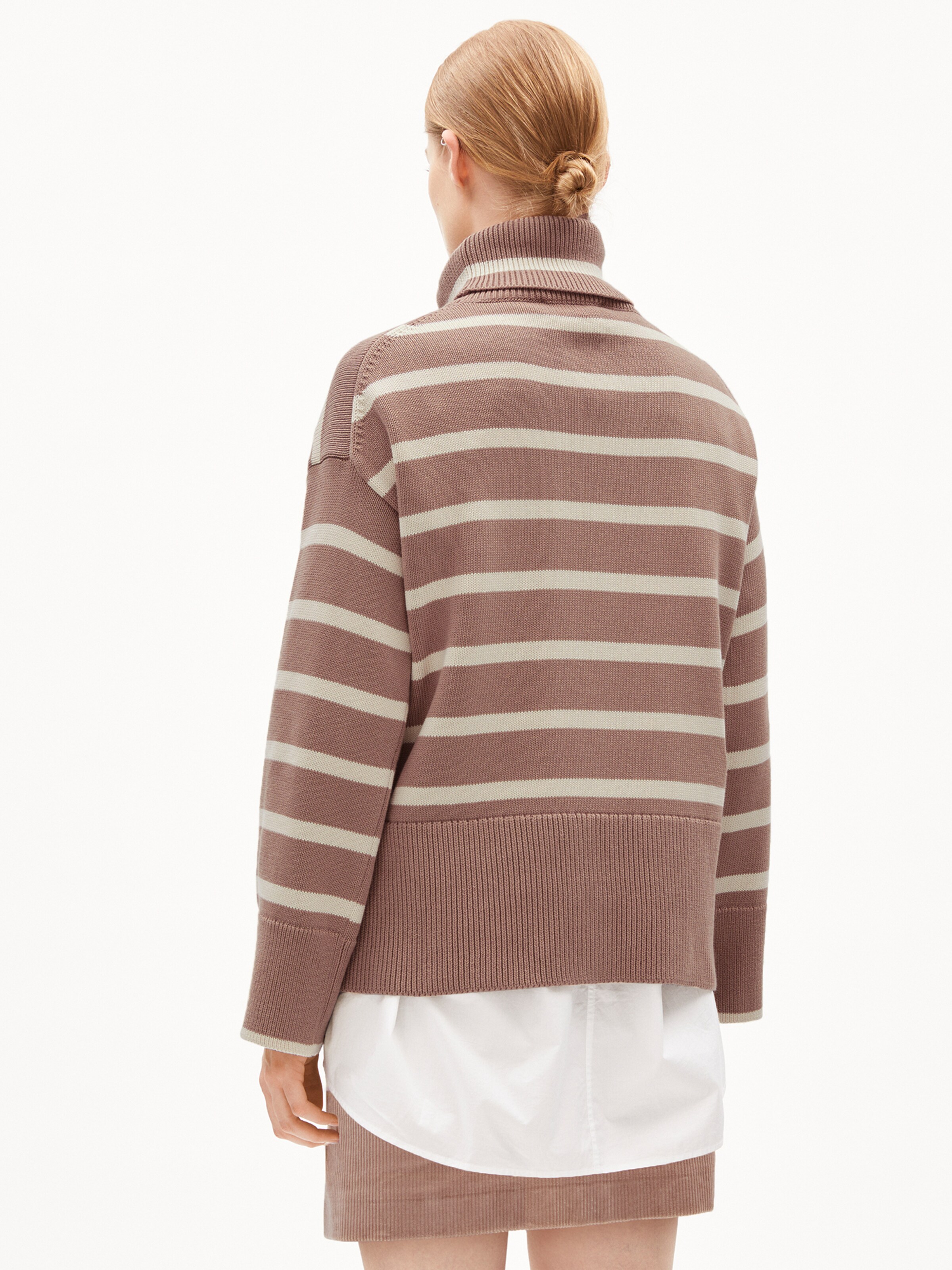 ARMEDANGELS Trui 'Chanaa' in Bruin: voorkant