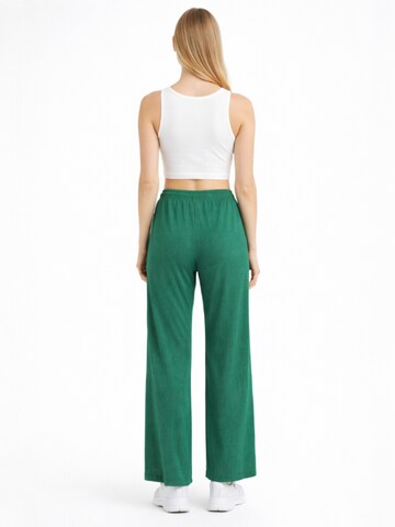 Wide Leg Pantalon 'FLORYN – Palazzohose Crinkle' fashionshowcase en vert