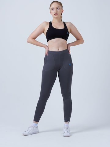 SPORTKIND - Pantalón deportivo 'Long Leggings with Pockets' en gris: frente
