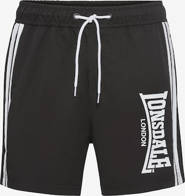 LONSDALE Badeshorts in Schwarz: predná strana