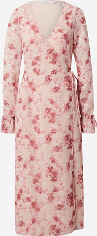 Robe NA-KD en rose : devant