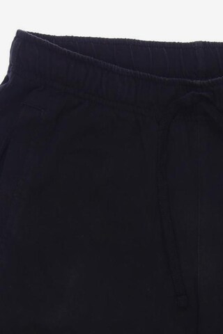 NIKE Shorts 31-32 in Schwarz