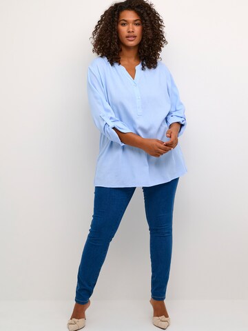 Camicia da donna 'Mille' di KAFFE CURVE in blu