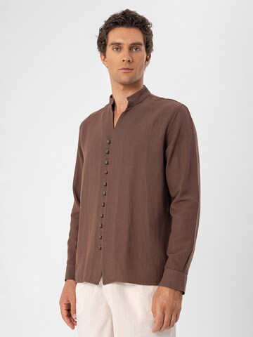 Antioch Regular fit Button Up Shirt in Brown: front