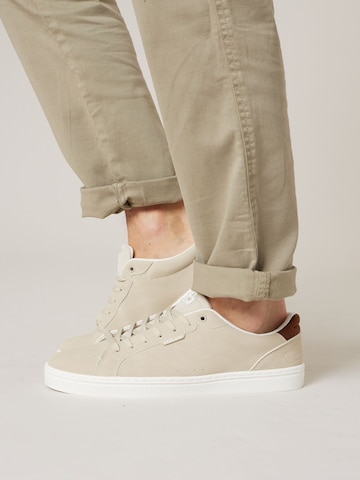 Deeluxe Sneakers laag 'CIOTAT' in Beige: voorkant