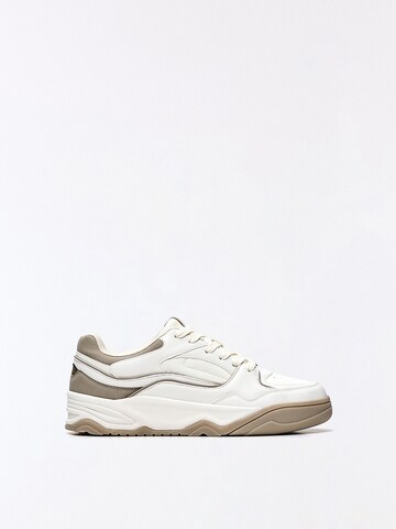 Bershka Rövid szárú sportcipők 'BAMBA STREET' - fehér