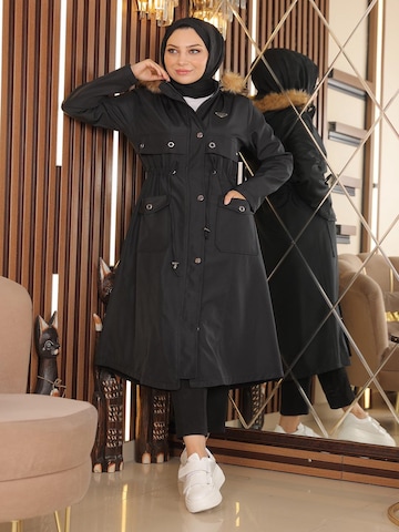 MODAMIHRAM Winter jacket in Black: front