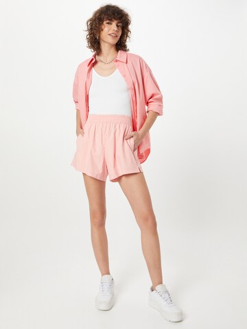 Abercrombie & Fitch regular Bukser i pink