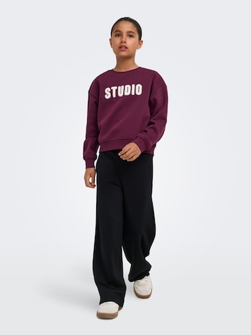 ONLY Sweatshirt 'Sweat' in Red: front