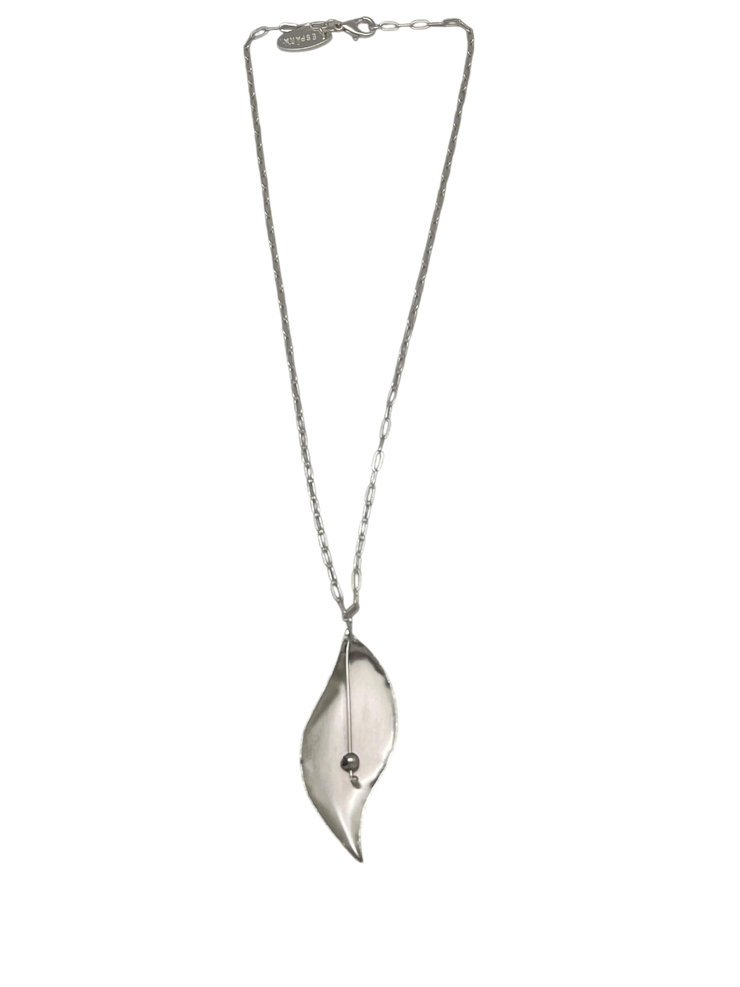 Gloria Mago Necklace 'Elara pendant necklace with hook in silver 10µ brass' in Silver: front