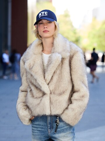 Veste d’hiver Bershka en beige : devant