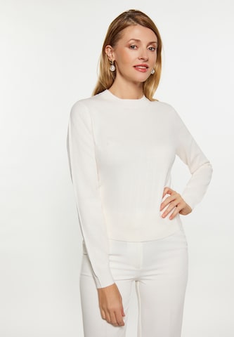 Usha Пуловер в бяло: отпред