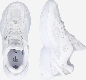 Baskets 'Astir' ADIDAS ORIGINALS en blanc