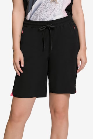 Ulla Popken Regular Shorts in Schwarz