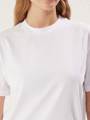 T-shirt Trendyol en blanc