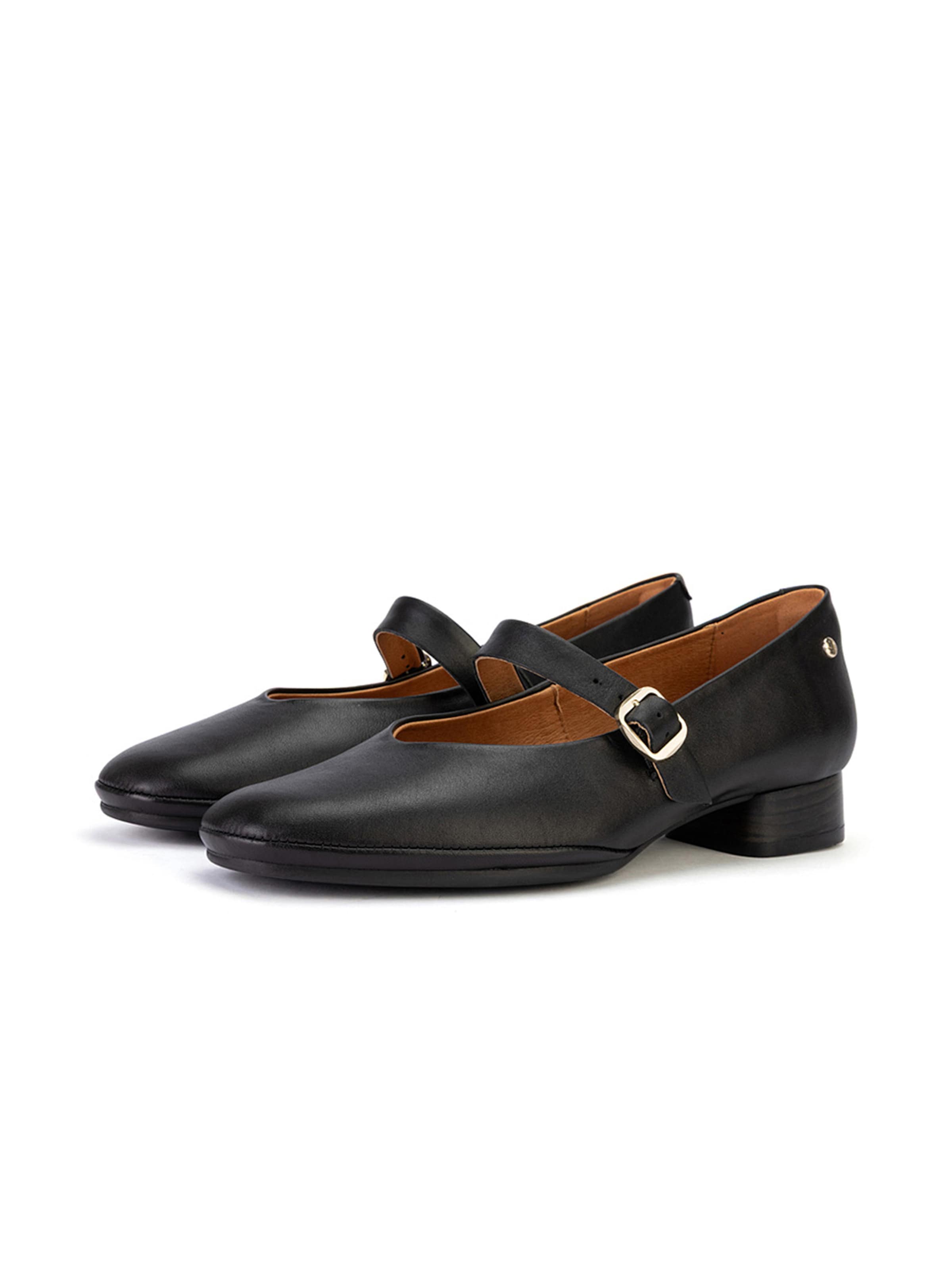 PIKOLINOS Pumps in Schwarz