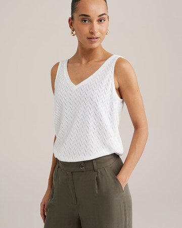 WE Fashion Top in White: front
