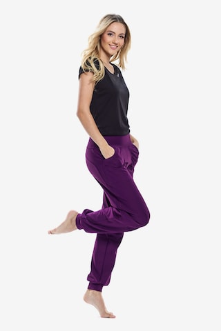 Effilé Pantalon de sport 'LEI101C' Winshape en violet