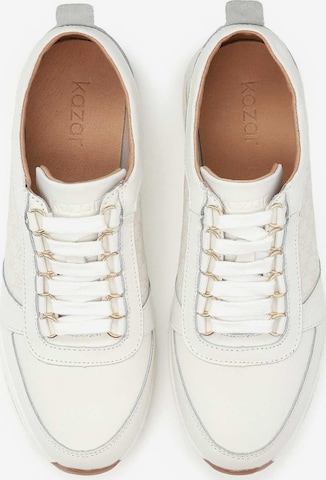 Sneaker bassa di Kazar in beige