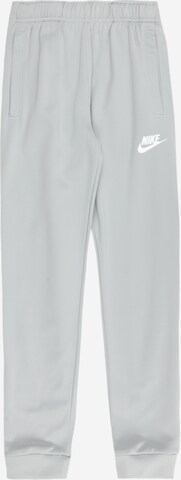 Nike Sportswear Tapered Hose in Grau: predná strana