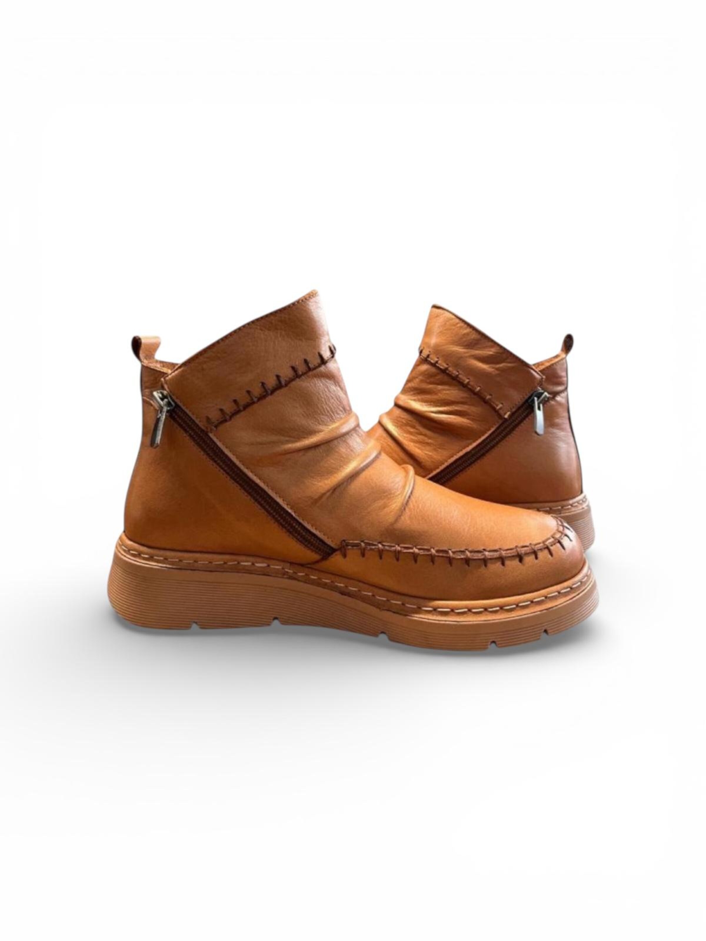 Begoria Boots in Beige