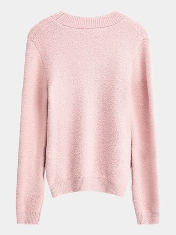GUESS Sweater in Pink