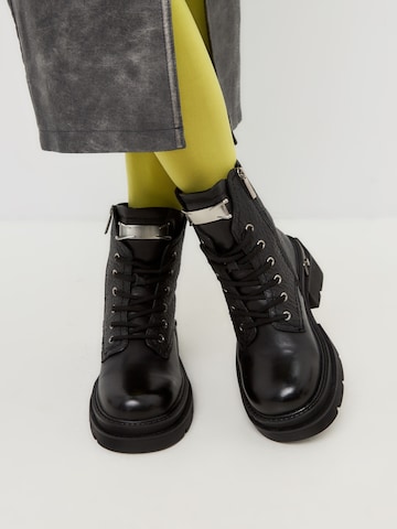 CESARE GASPARI Boots in Zwart: voorkant